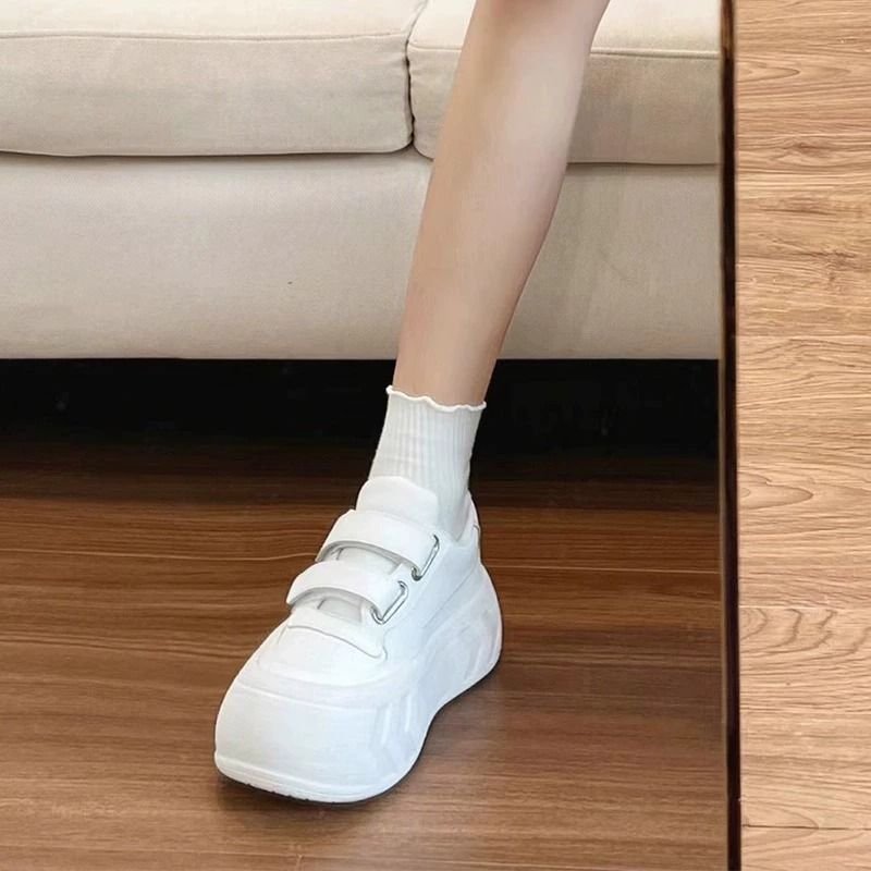 Round head, big shoe girl, 2024 summer magic and leisure shoes