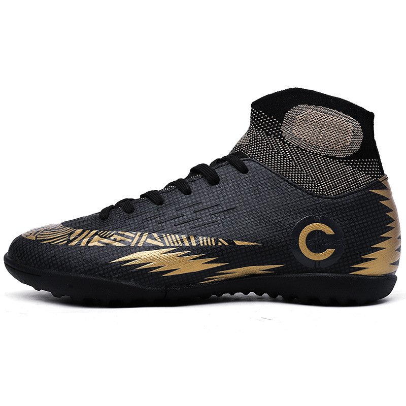 Indoor leisure sports football soccer boots outdoor men's sports shoes comfortable hot shoes
