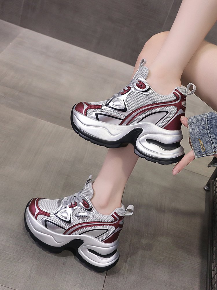 he's got 10 cm of new female shoes in 2024