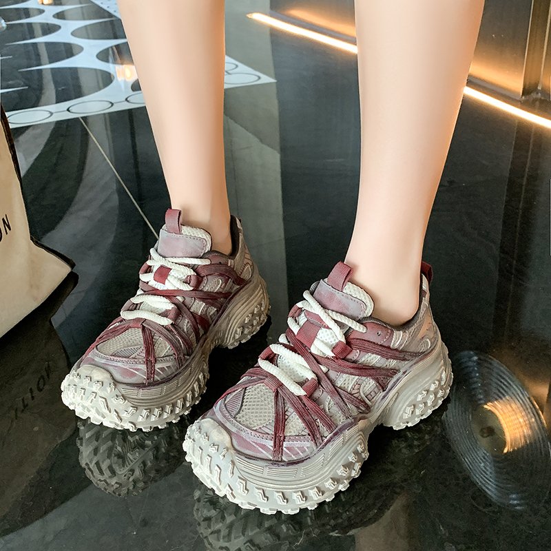 A new 2024 in the back of a thick spider's father's shoe