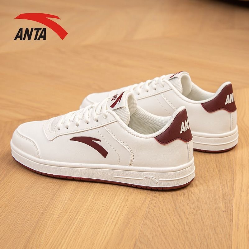 A little white shoes for a girl's shoes, white shoes for a new skin and waterproof leisure shoes for her children in autumn 2024