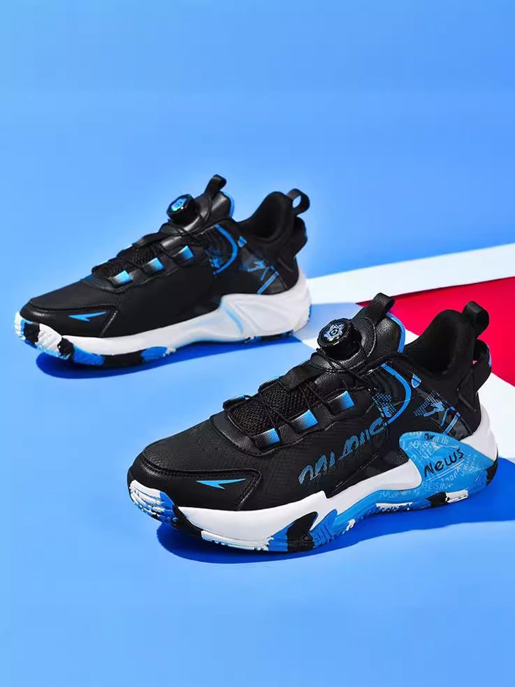 Big boys spin buttons, Autumn juniors run with no shoelaces and roller-resistant basketball sneakers