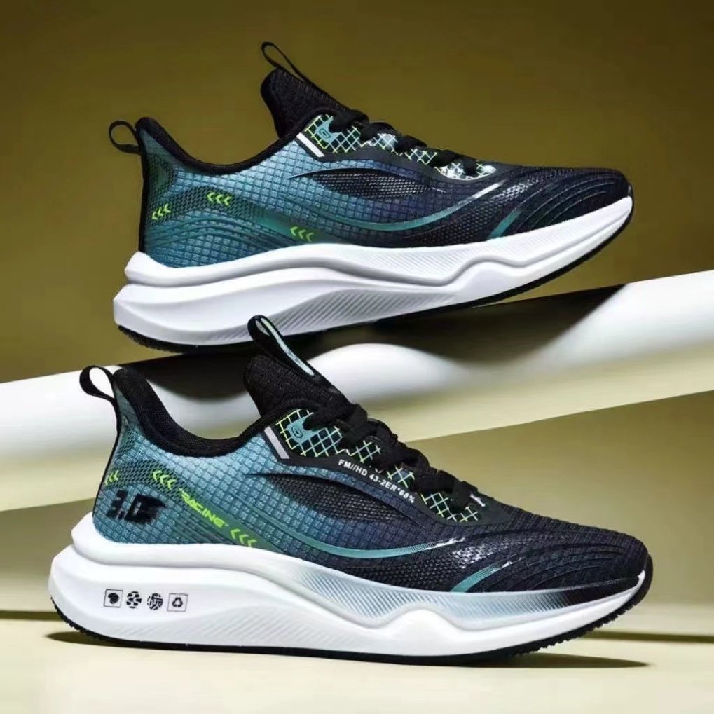Scrambles of the summer's new students' super-scramble shoes