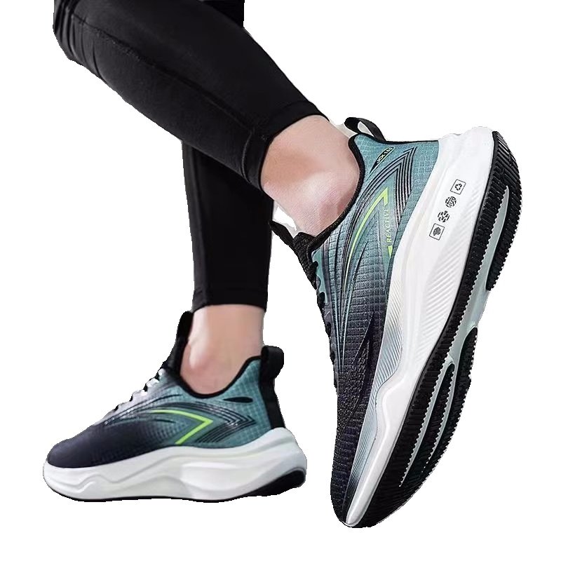 Scrambles of the summer's new students' super-scramble shoes