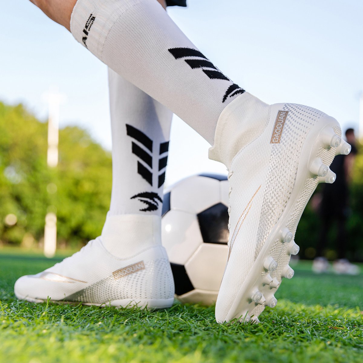 High quality factory customized hot selling long nail broken nail anti slip football shoes customized football shoes popular