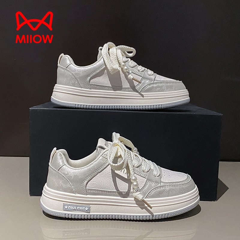 Cats with white-shoes, 2024 new, bad fall-shoes