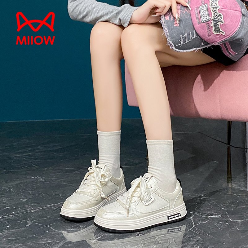Cats with white-shoes, 2024 new, bad fall-shoes