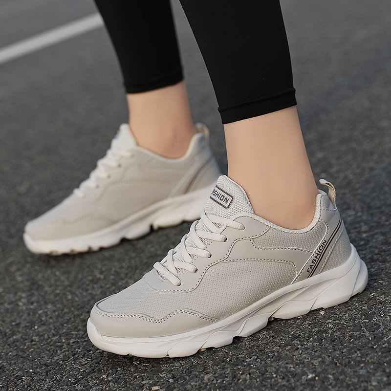 Autumn girls' shoes are light-skinned, waterproof girls' shoes are soft, soft-skinned sports shoes