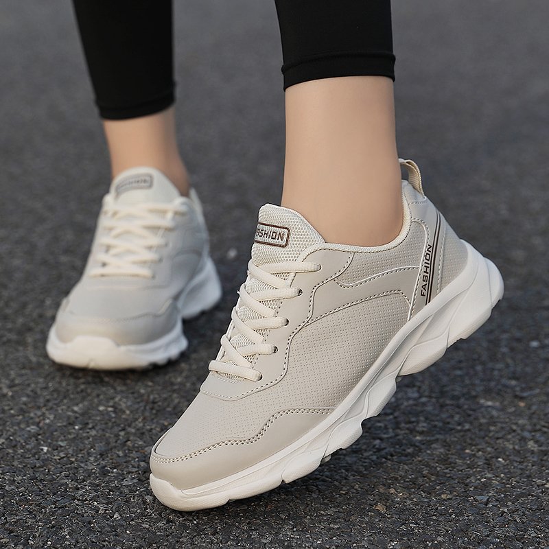 Autumn girls' shoes are light-skinned, waterproof girls' shoes are soft, soft-skinned sports shoes