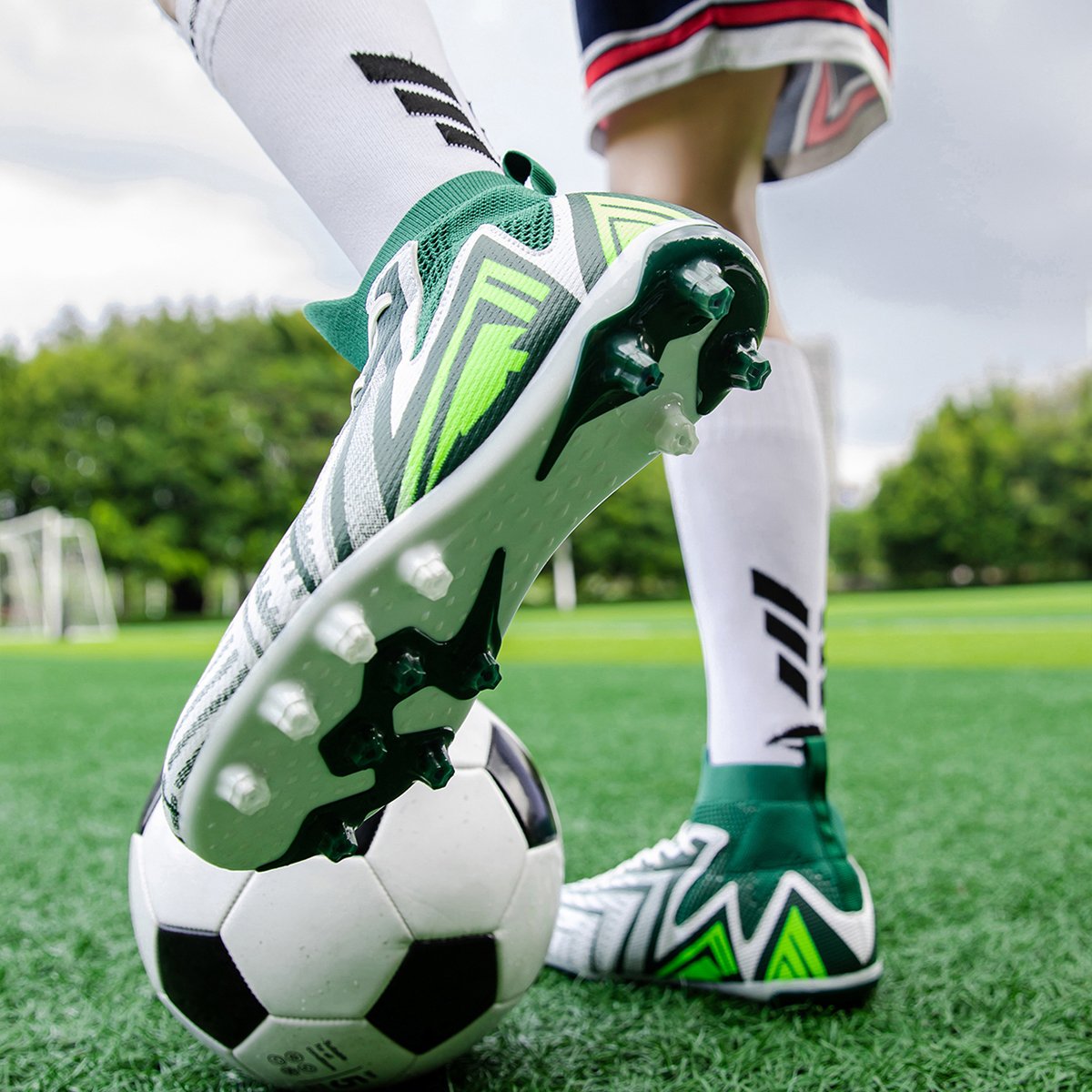 High quality factory customized hot selling long nail broken nail anti slip football shoes customized football shoes popular