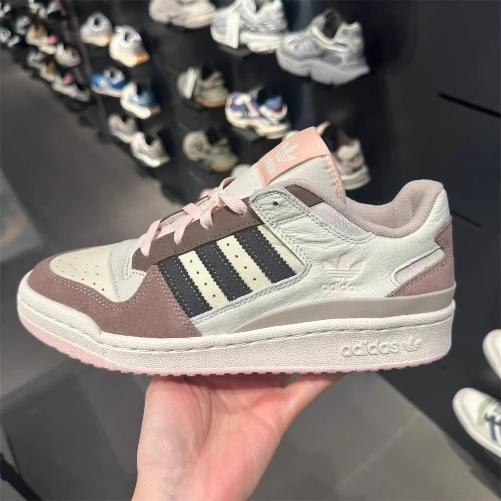 Adidas Adidas Forum Low Black and Black Shoe IG3901