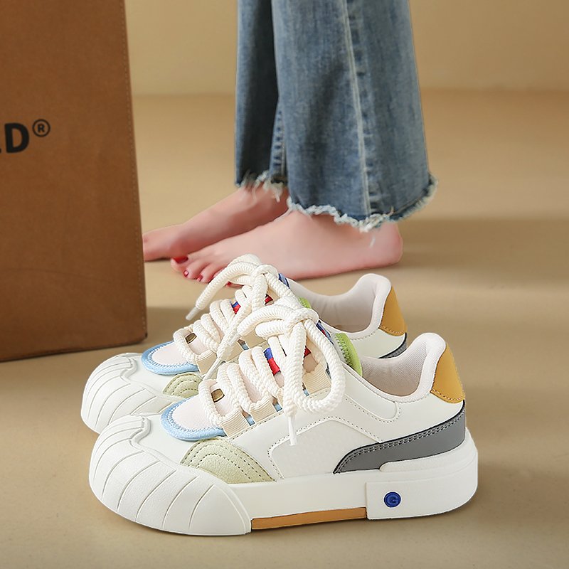 The new 2024 for Angry Shoes with a dress and a white-shoe-shoe girl