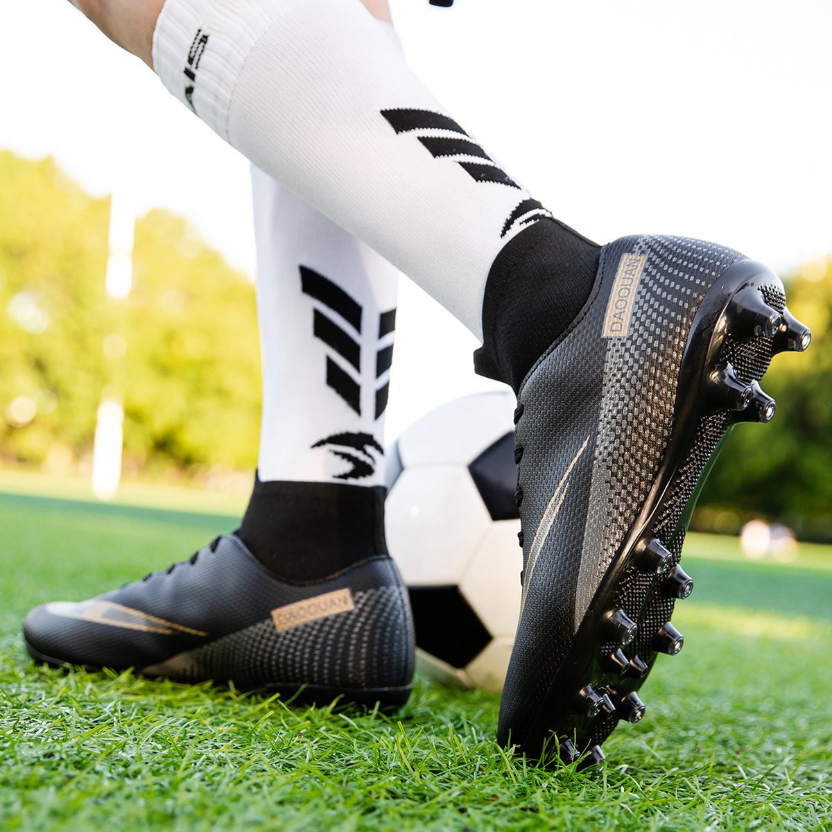 High quality factory customized hot selling long nail broken nail anti slip football shoes customized football shoes popular