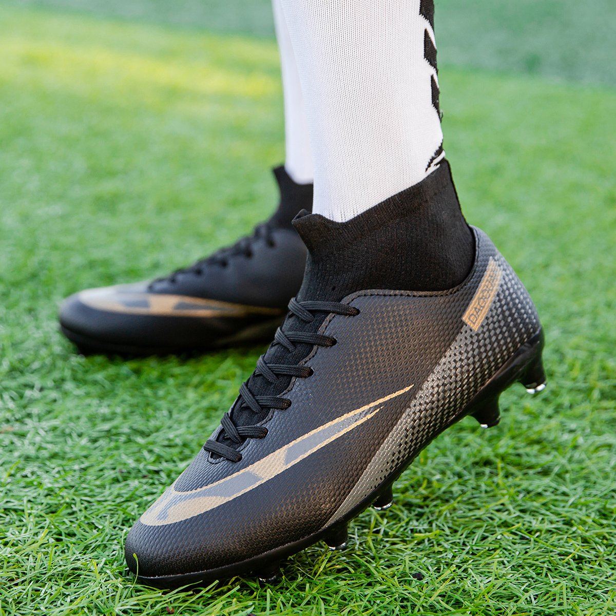 High quality factory customized hot selling long nail broken nail anti slip football shoes customized football shoes popular