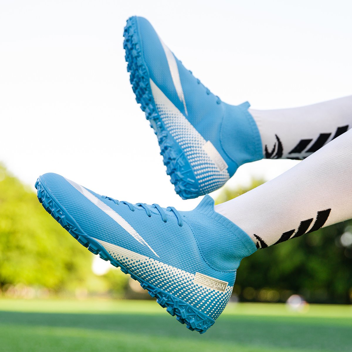 High quality factory customized hot selling long nail broken nail anti slip football shoes customized football shoes popular