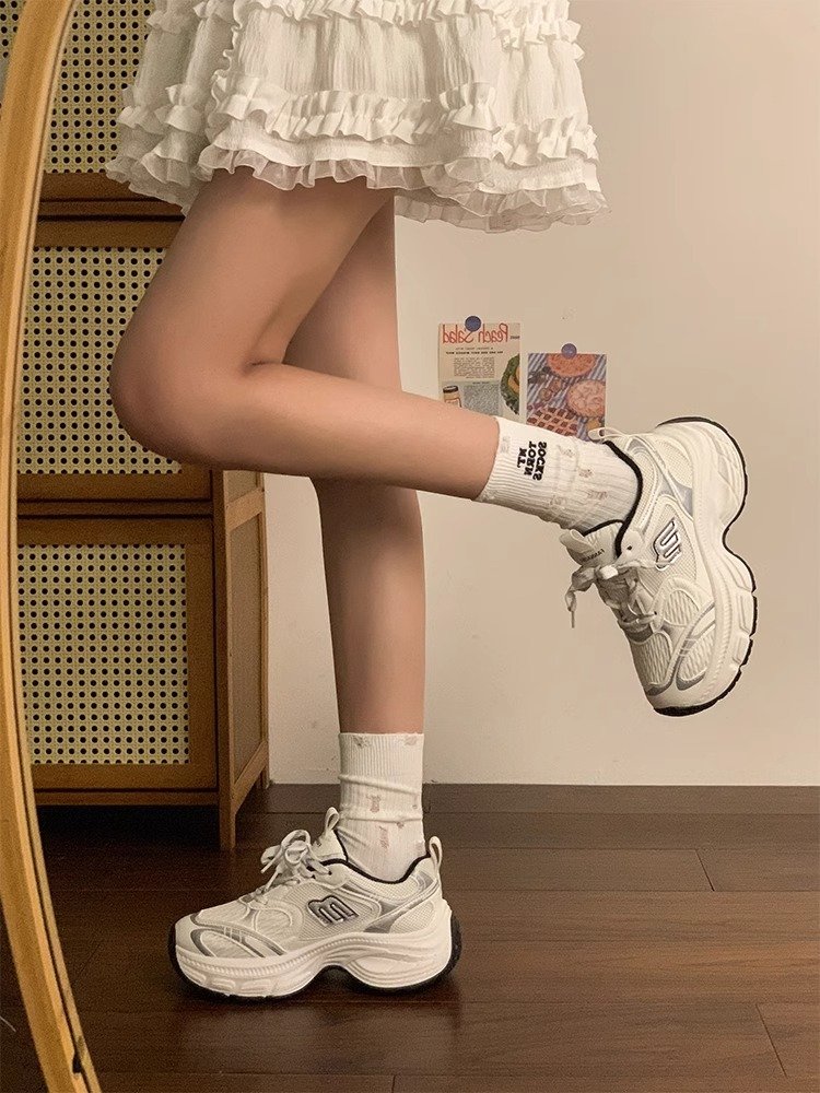 O'League Paris's shoe girl, 2024, a new one, a big one, a big one, a big one, a big one, a big one