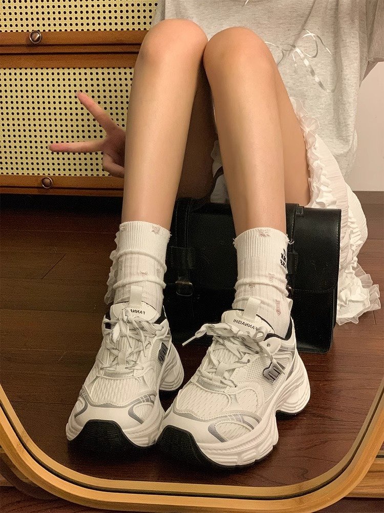 O'League Paris's shoe girl, 2024, a new one, a big one, a big one, a big one, a big one, a big one