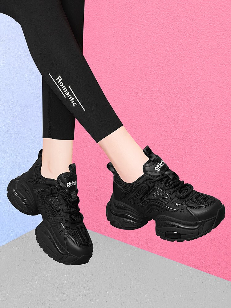 The black old man's shoe girl's 2024 new spring and autumn summers travel with a small, thick bottom-of-the-breath recreational movement