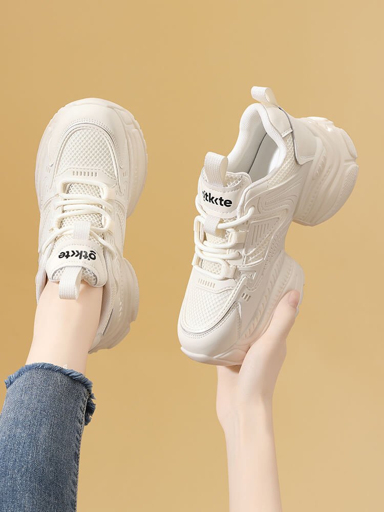 The black old man's shoe girl's 2024 new spring and autumn summers travel with a small, thick bottom-of-the-breath recreational movement