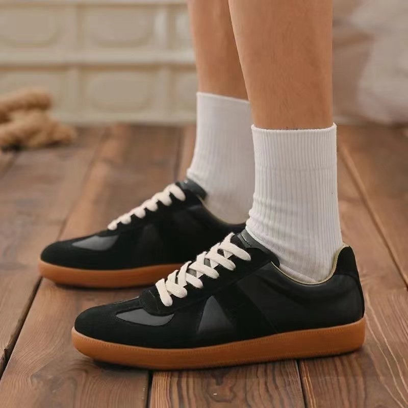 2024 New Men's Fashion Sports Boys' Shoes are full of retrospects