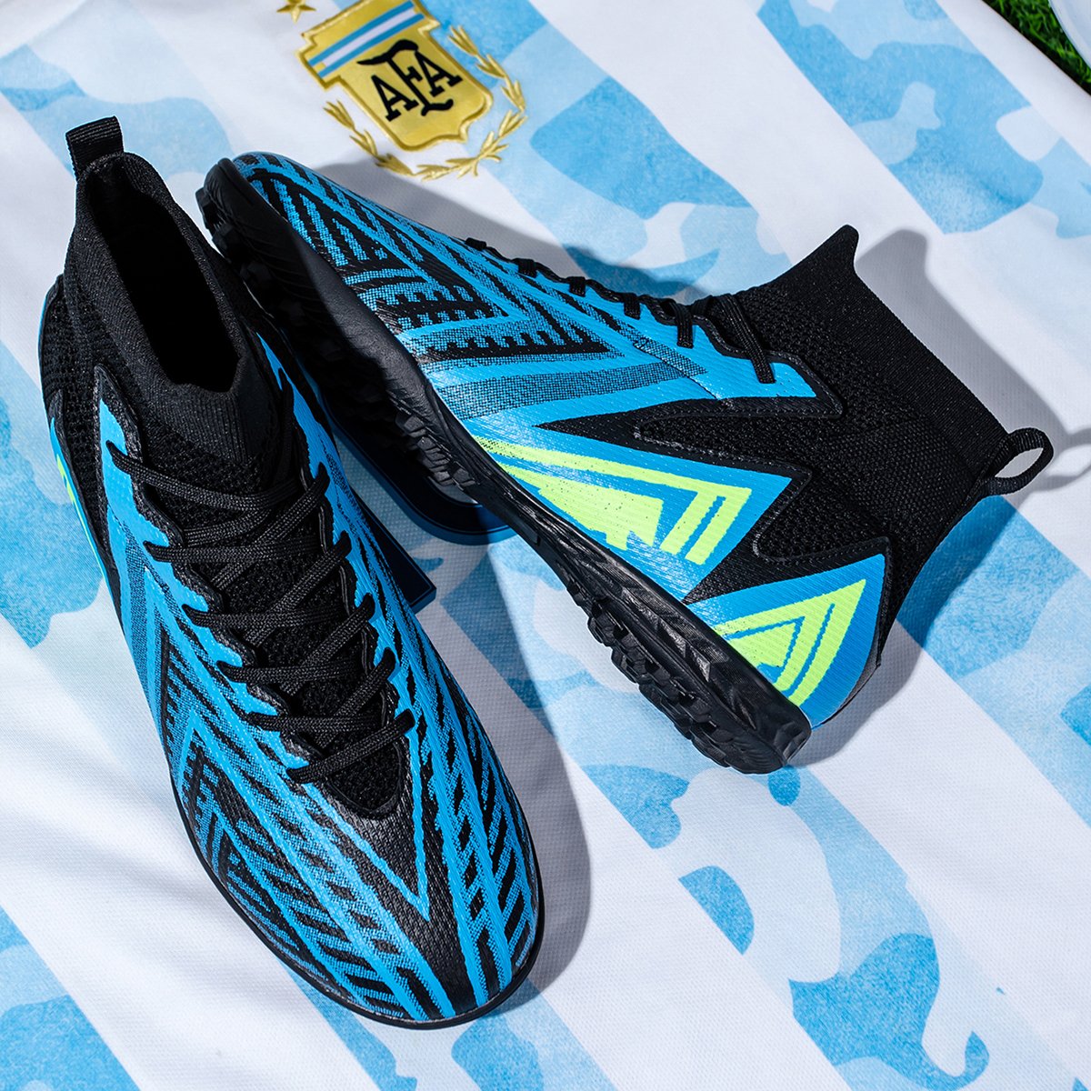 High quality factory customized hot selling long nail broken nail anti slip football shoes customized football shoes popular