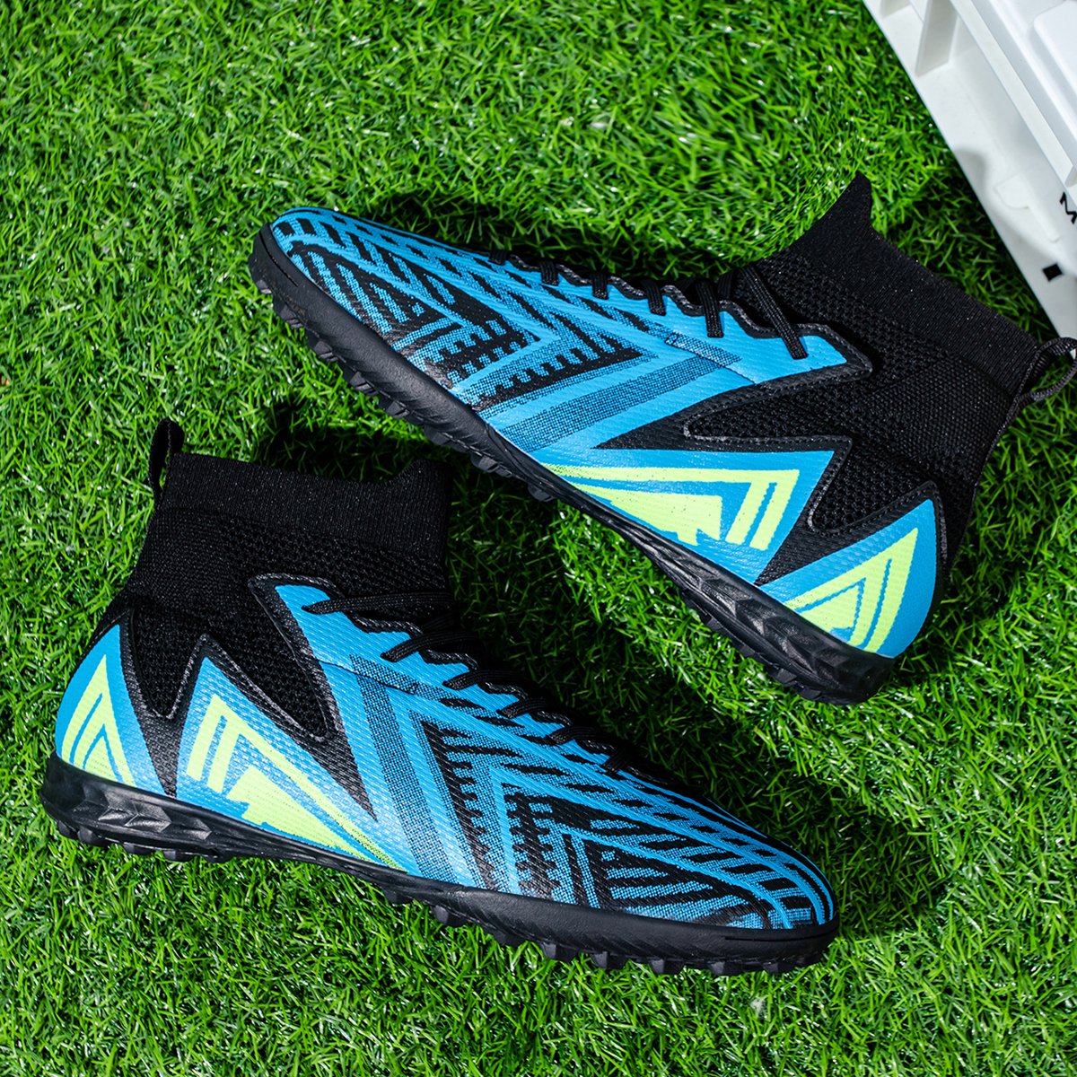 High quality factory customized hot selling long nail broken nail anti slip football shoes customized football shoes popular