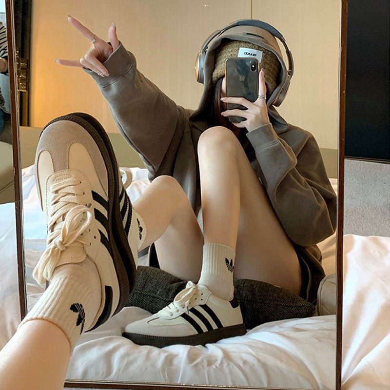 The Korean girls' retrospective shoes in the fall of 2024 were so hot that they were all stylish with little white shoes