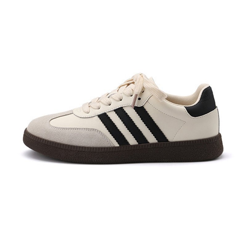 The Korean girls' retrospective shoes in the fall of 2024 were so hot that they were all stylish with little white shoes
