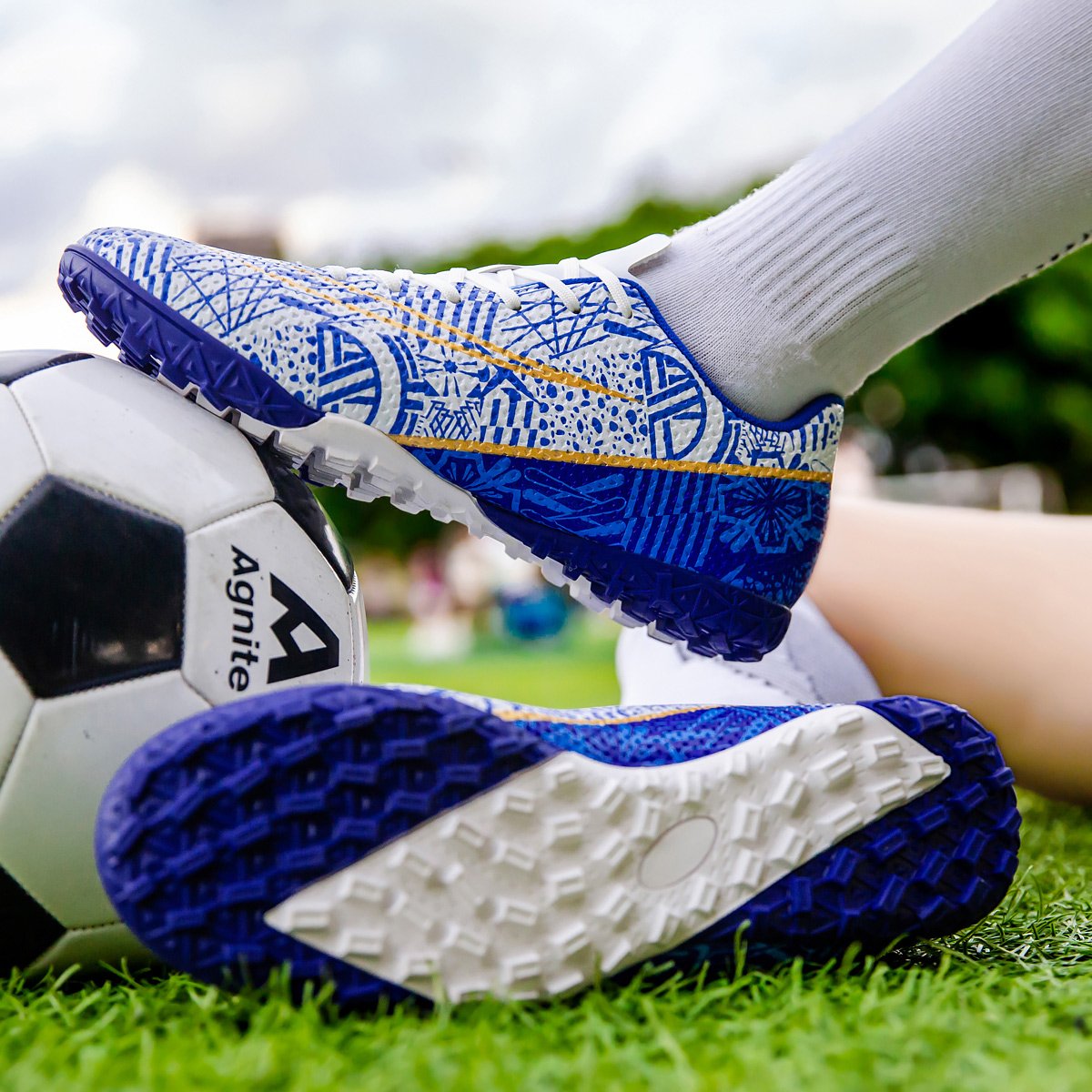 High quality factory customized hot selling long nail broken nail anti slip football shoes customized football shoes popular