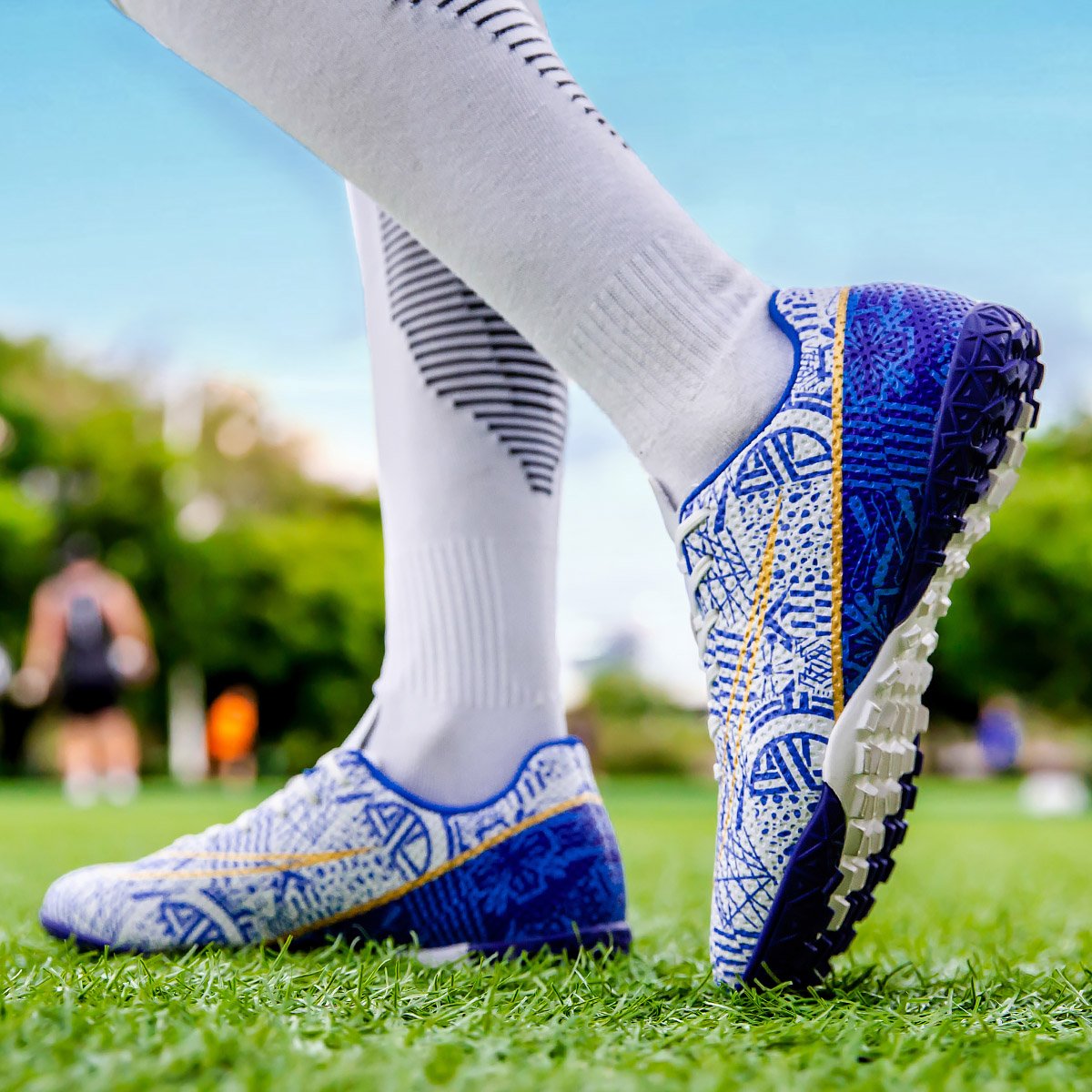 High quality factory customized hot selling long nail broken nail anti slip football shoes customized football shoes popular