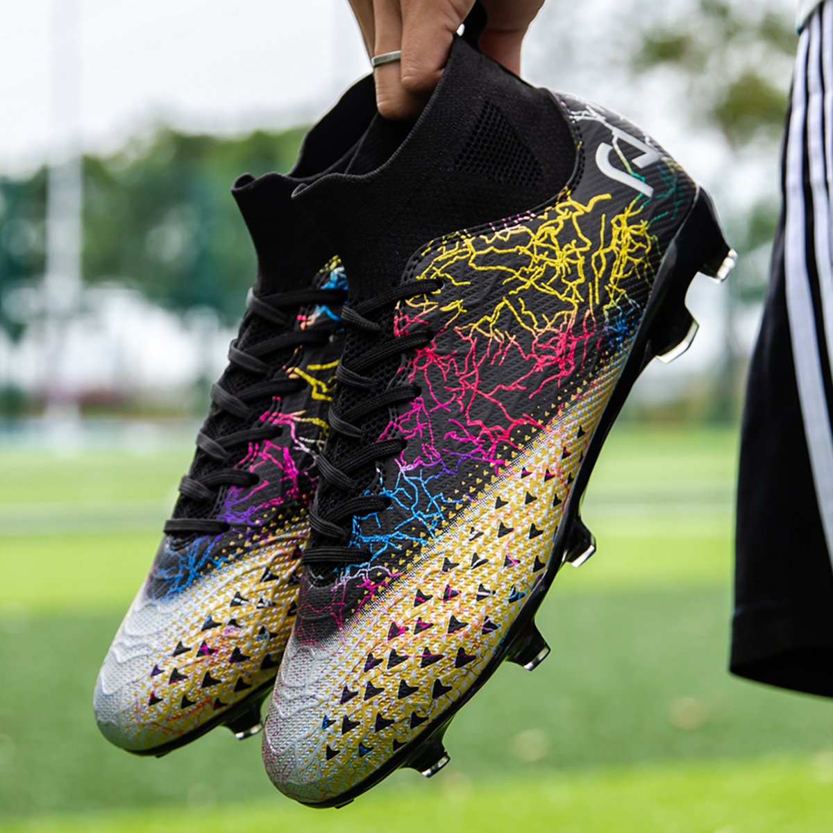 High quality factory customized hot selling long nail broken nail anti slip football shoes customized football shoes popular