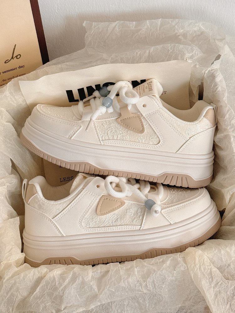 A new 2024 for the little white shoe girl with a dress and a pair of shoes and shoes for the kids