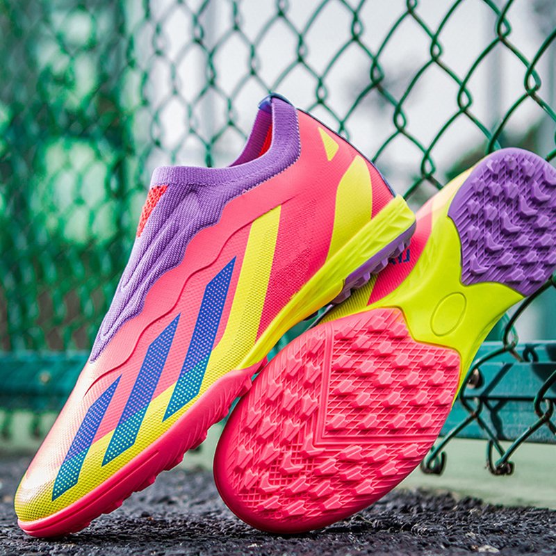 Fast delivery 34-44 size colorful soccer shoes professional customized size men football shoes for training