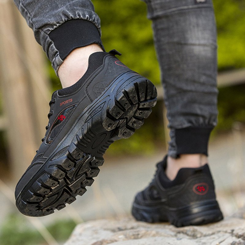 Working men's shoes work in the autumn outdoors, water-proof sports, air and light to climb