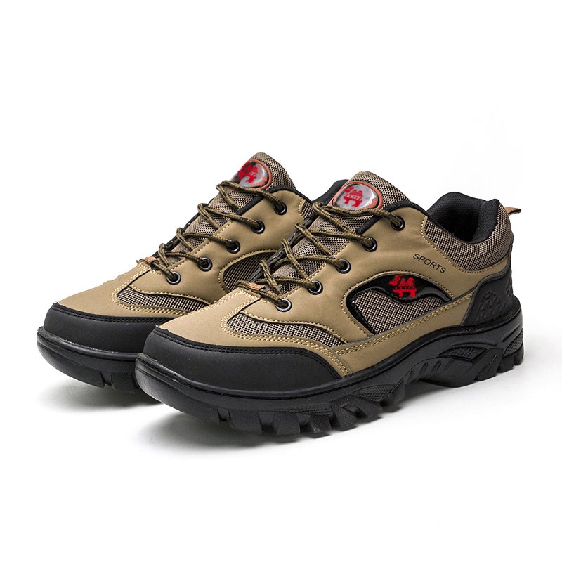 Working men's shoes work in the autumn outdoors, water-proof sports, air and light to climb