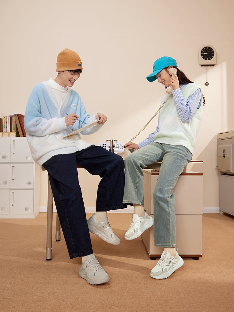 Ice cream and 361-degree female sneakers