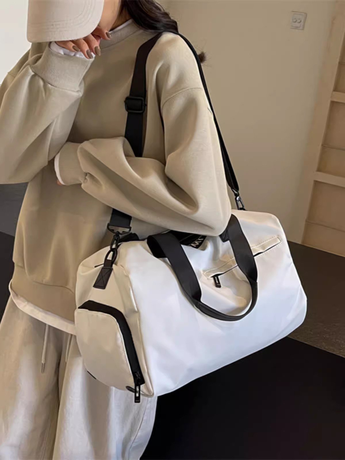 Men ' s gym bag, dry, wet, separate travel bag, light and heavy handbags