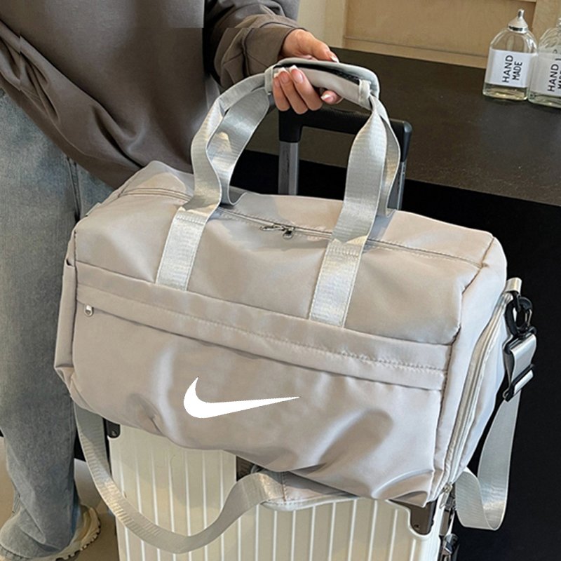Travel bag for female hand-held sports and gymnasium packs for dry and wet separation missions