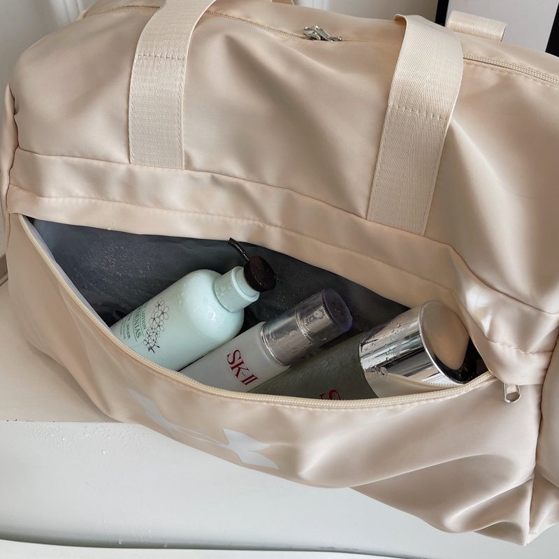 Travel bag for female hand-held sports and gymnasium packs for dry and wet separation missions