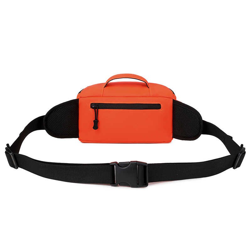 Out-of-the-door troupe for men and women travelling in large capacity on a chest-chartered car equipped with a knight's slant-proof backpack