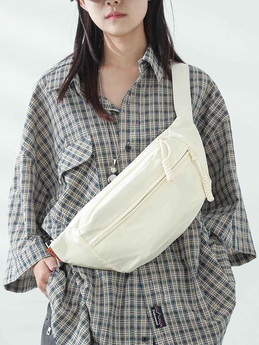 A new 2024 hip-and-tweet troupe chest bag