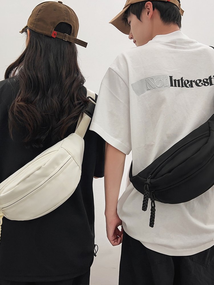 A new 2024 girl's one-sleeved one-shoulder bag for a slashy chest bag for an outdoor exercise