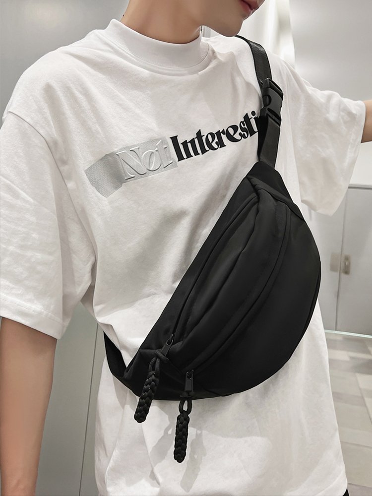 A new 2024 girl's one-sleeved one-shoulder bag for a slashy chest bag for an outdoor exercise