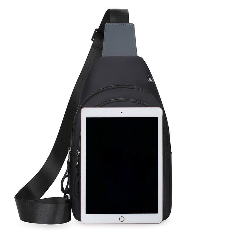 The Korean version of a new large-capacity man's chest bag, an Oxford water-resistant one-shoulder slasher bag, multi-purpose tide-recreation kit