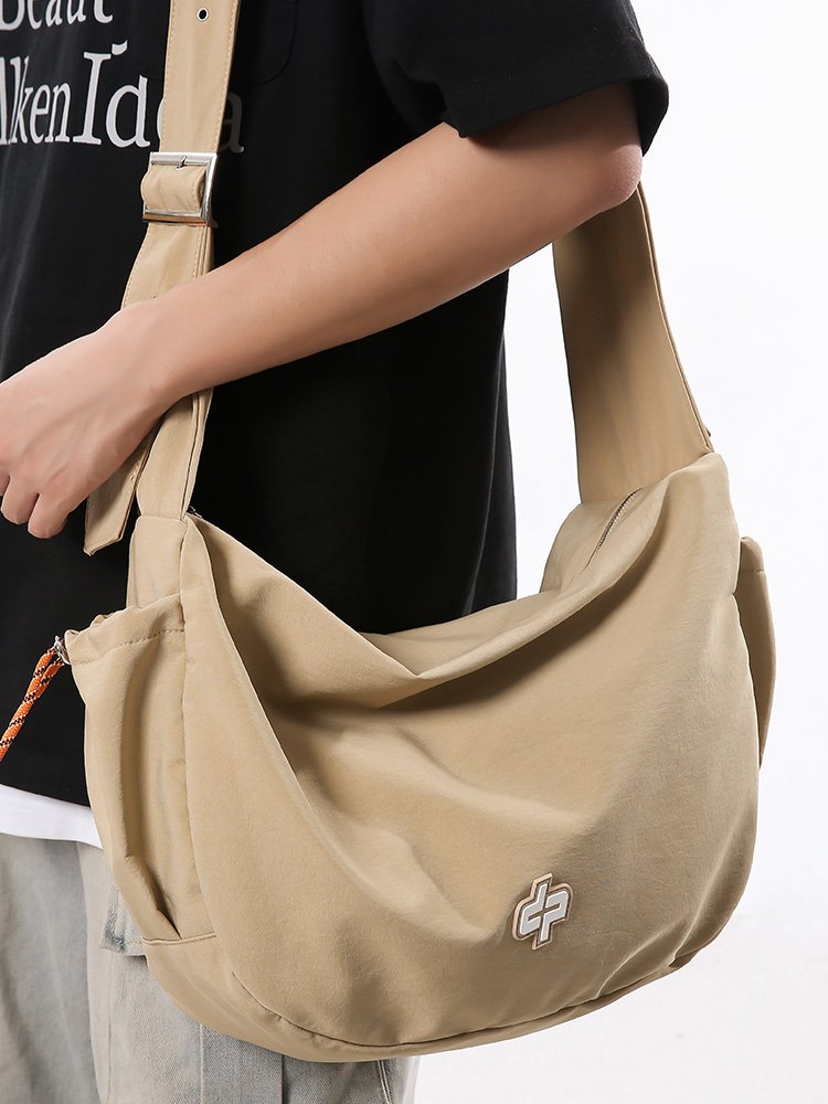 Sexless travel bag for a woman with a large capacity of nylonbone slashy bag for leisure and sports sports