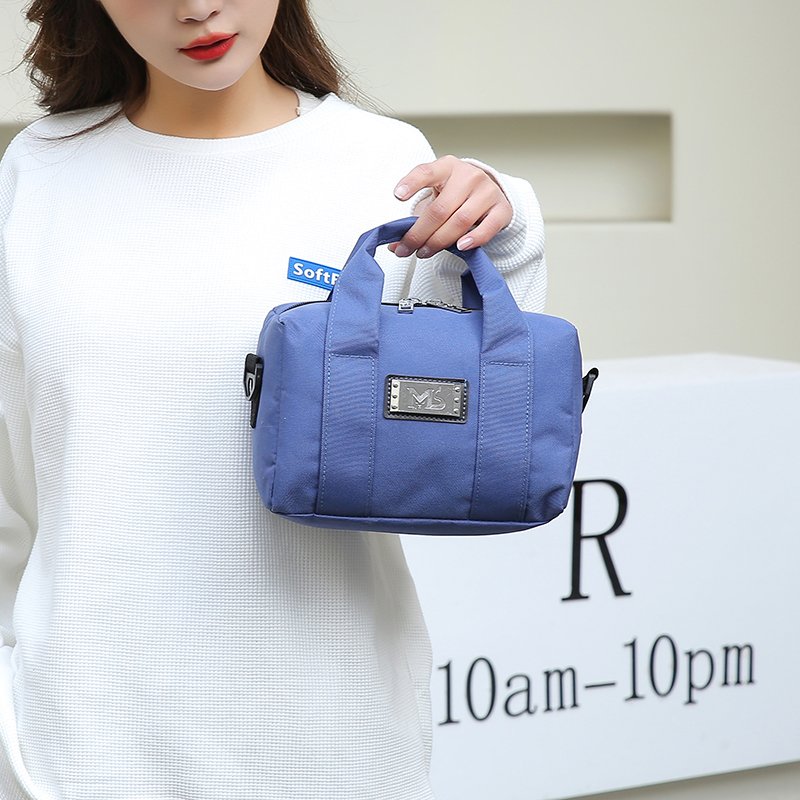 Short- and large-capacity trip bag water-slash-proof packs easily fold one-shoulder exercise kit