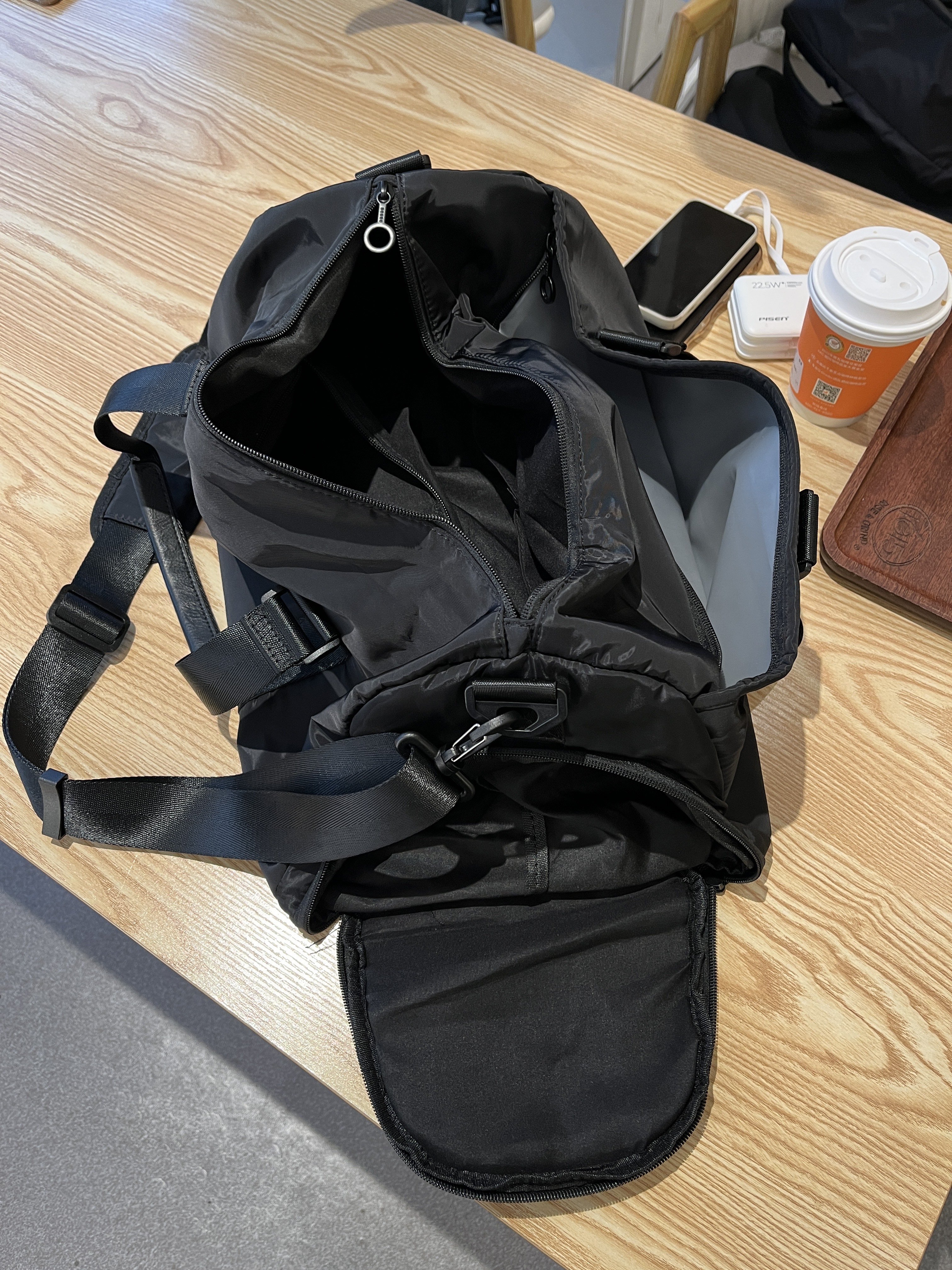 Left thousand bag, high-quality sports training package, dry and wet, slash-and-stagger bag, one shoulder bag