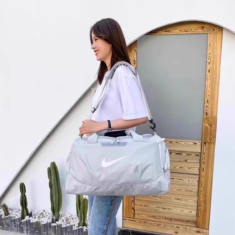 Nike's new gym bag, ladies and girls, dry and wet, heavy-capacity baggage bag, sports training package