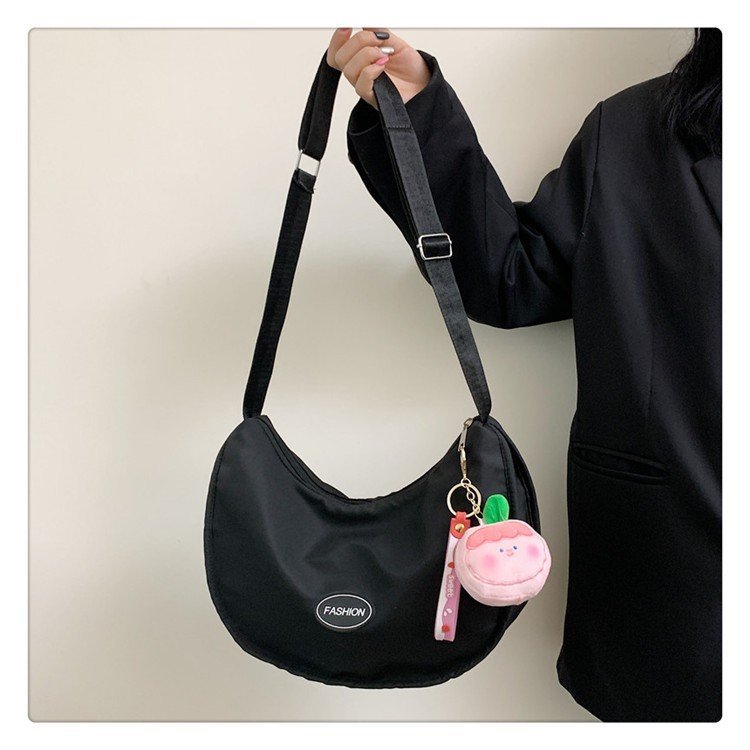 Super-flamming little girl's summer tarpaulin bag, 2023 new women's sports bag, students' leisure dumplings