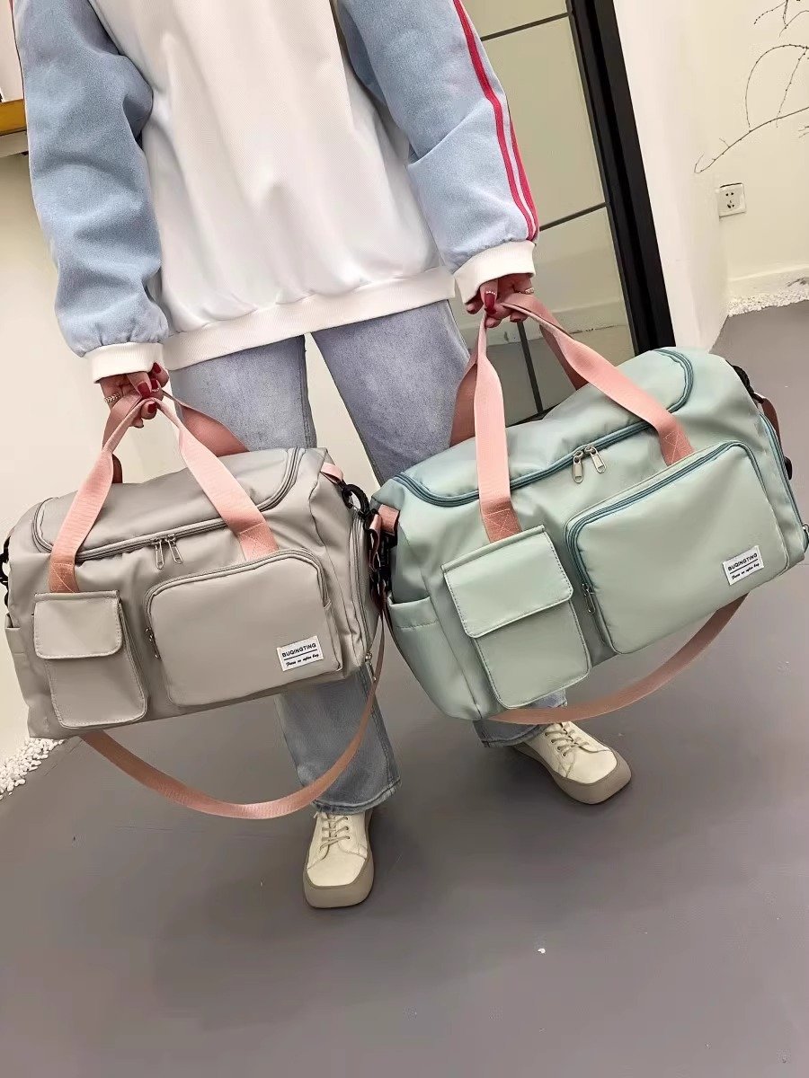 Travel bag for a woman with an excess of light capacity and a short-distance swimming and fitness bag for a woman